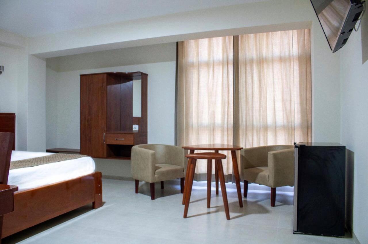 Hotel Americano Хаен Екстериор снимка